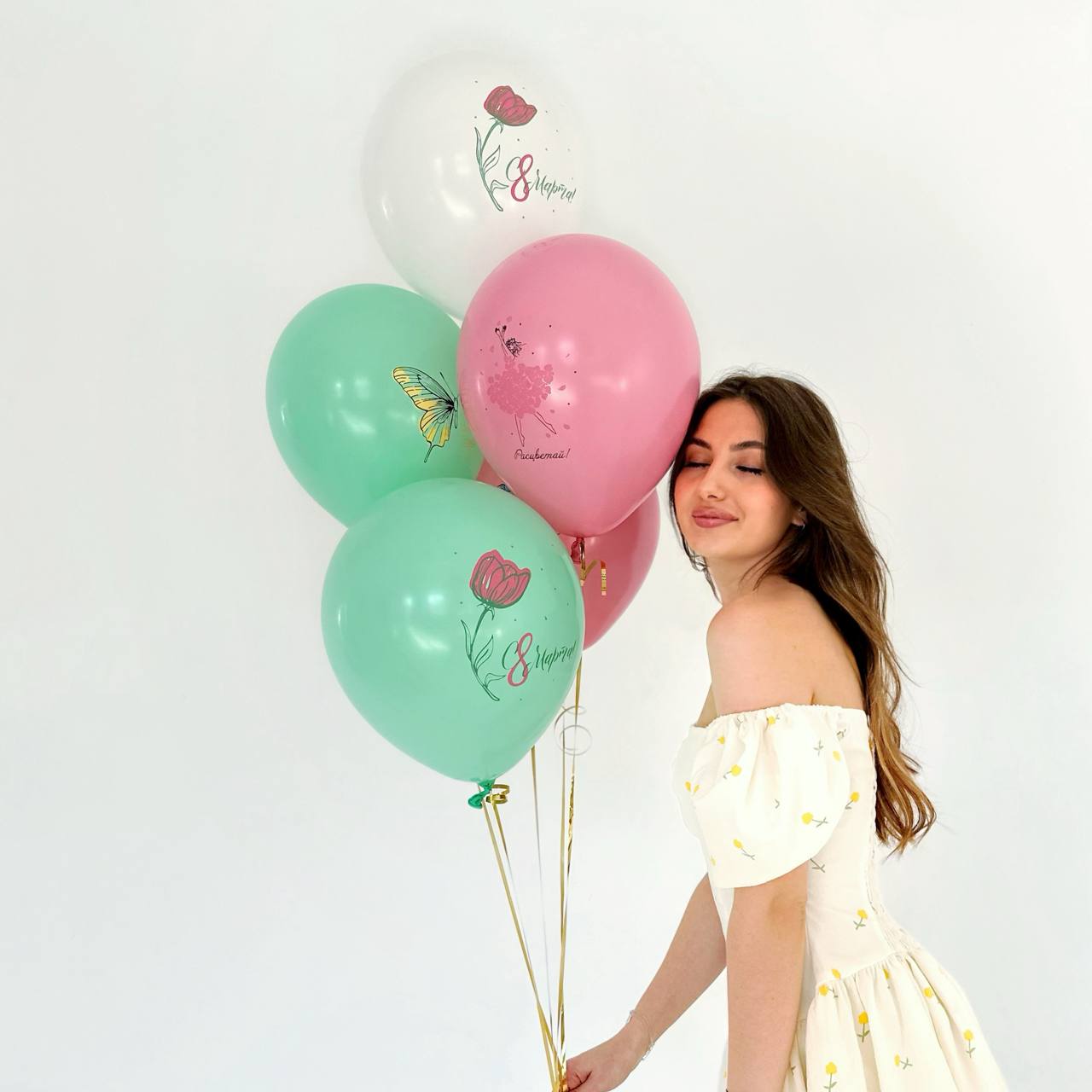 Фонтан шаров 8 марта